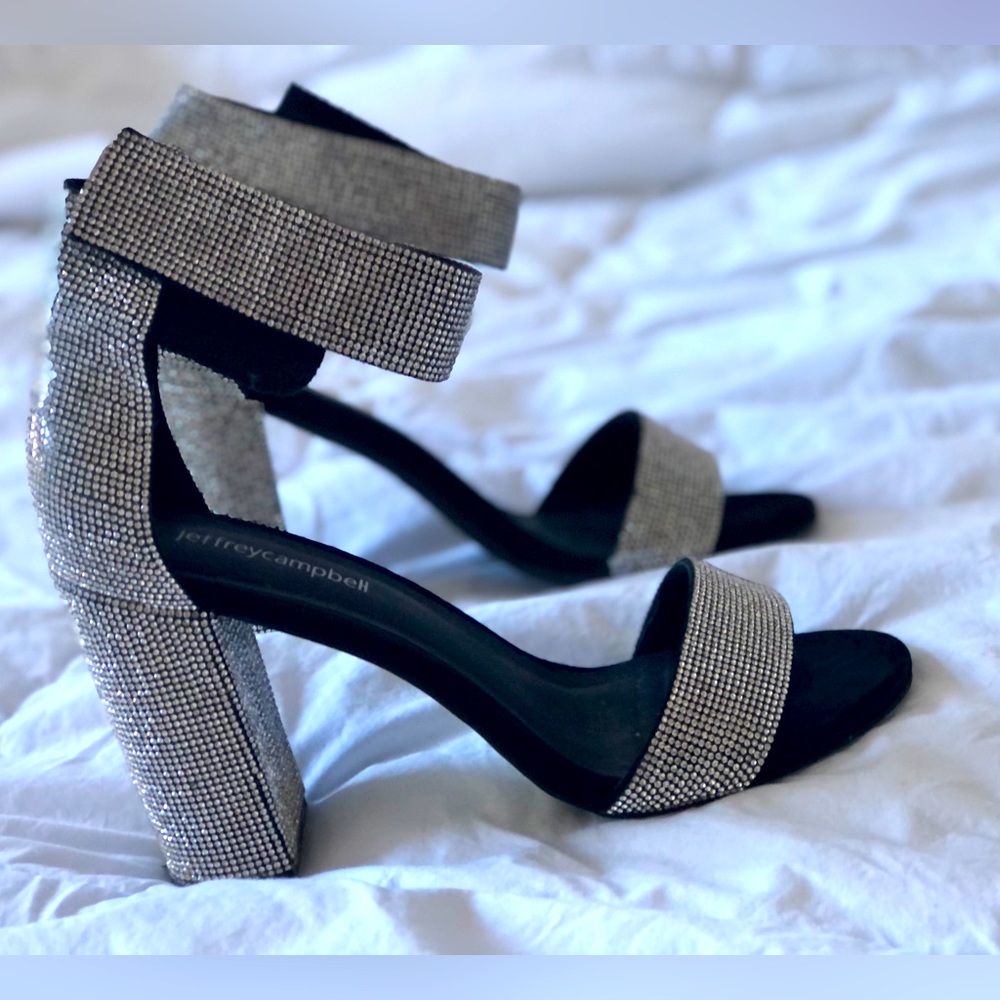 JEFFREY CAMPBELL
LINDSAY-JS SANDAL BLACK COMBO